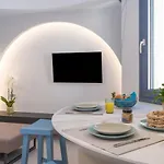 Evans Luxurious Apartment 4